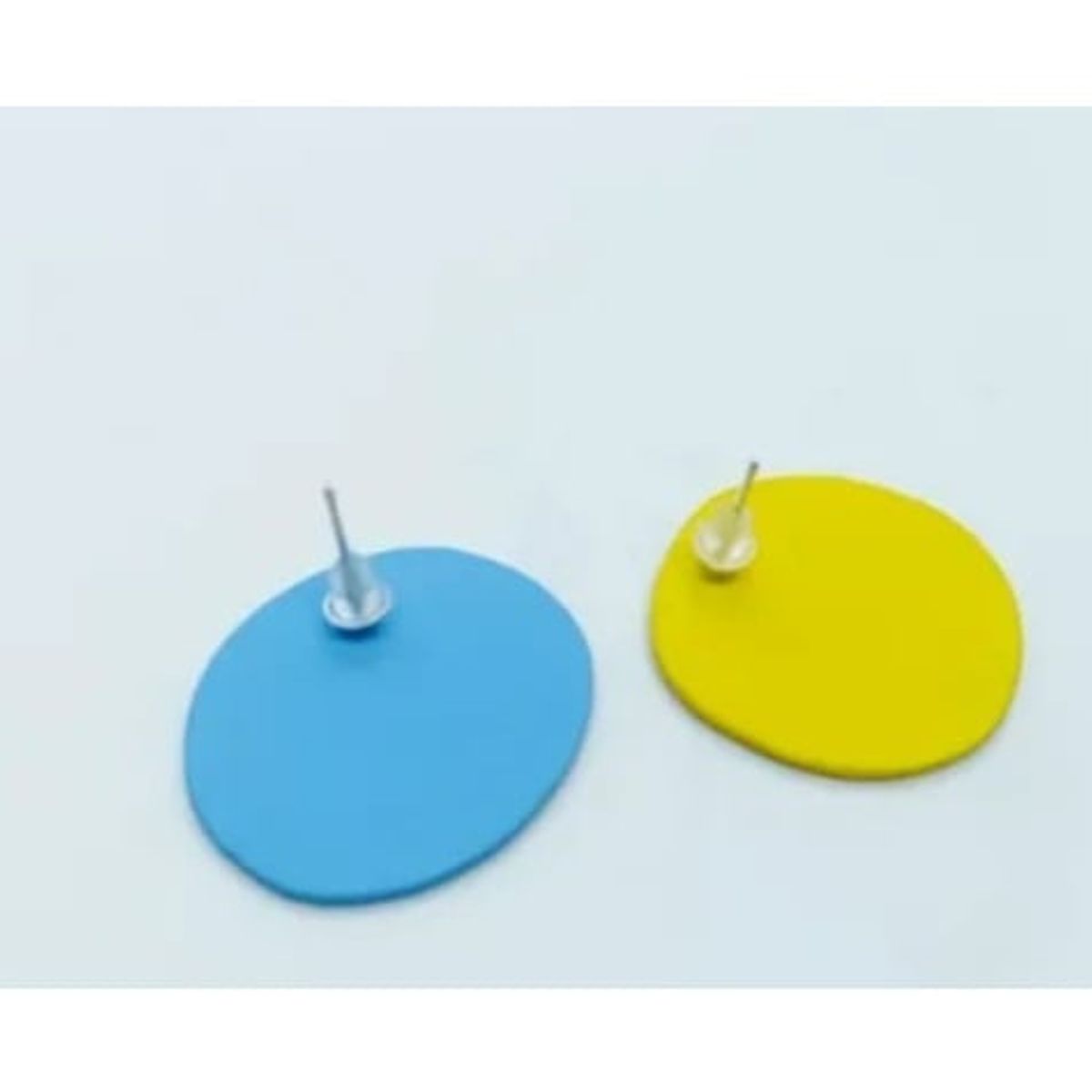 ELBAULDEJUMA - Aros carita sentimental amarillo azul alegre color