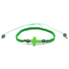 GENERICO - Pulsera Artesanal Hilo Verde con Dije Cruz de Howlita