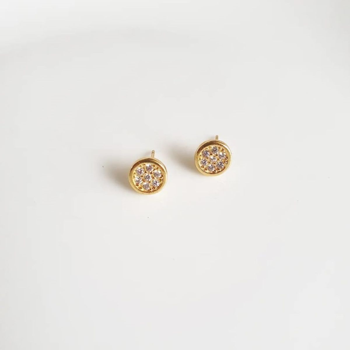 JOYAS VALDES GARCIA - Aros redondos con circones baño oro