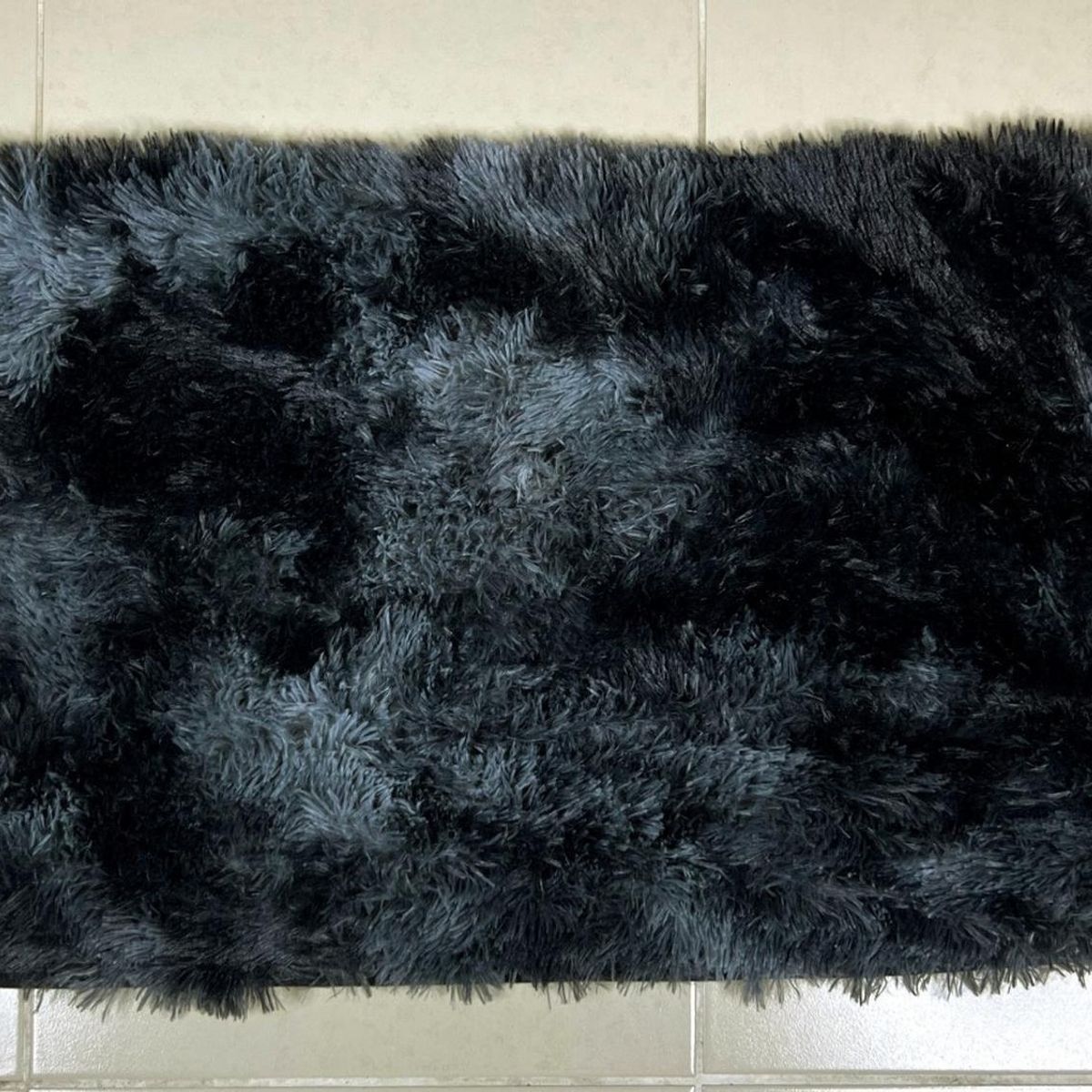 GENERICO - Alfombra Baja De Cama Peluda 100% Poliester 50x80cm Negro Jaspeado