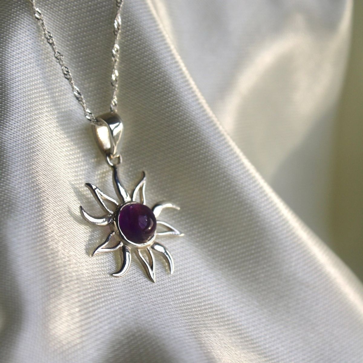 GENERICO - Collar sol amatista plata