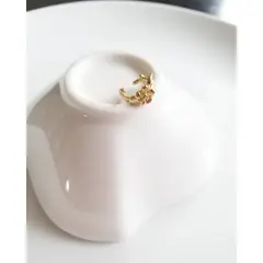 JOYAS VALDES GARCIA - Aro cuff con flor baño oro