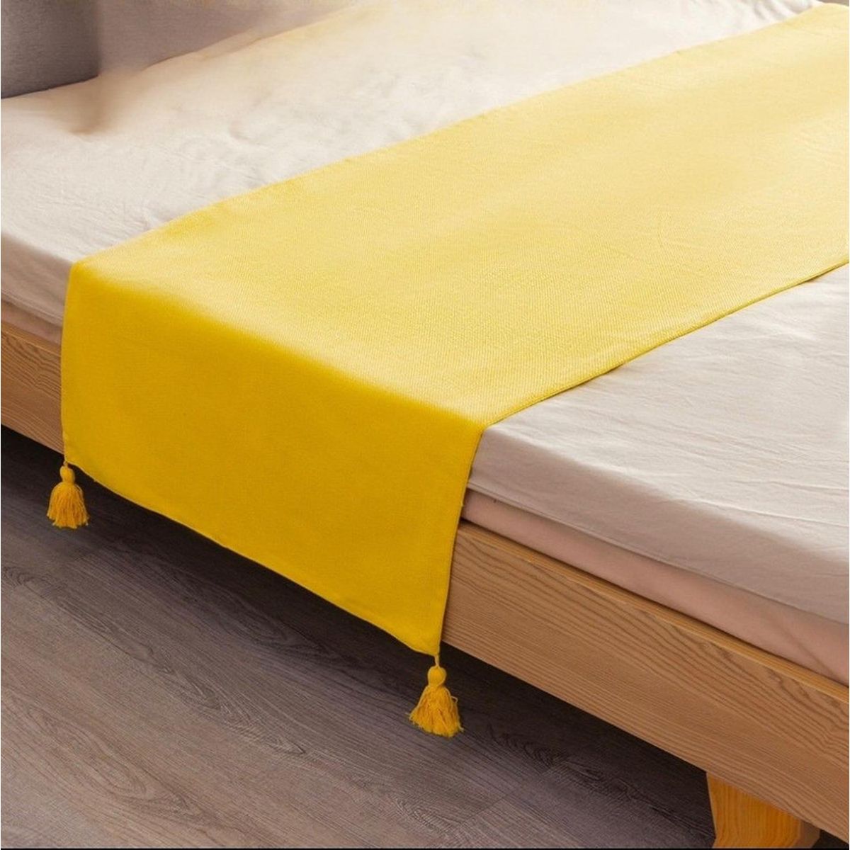 GENERICO - Piecera Para Cama 2 Plaza - King En Lino Pompones 70x210cm - Amarillo