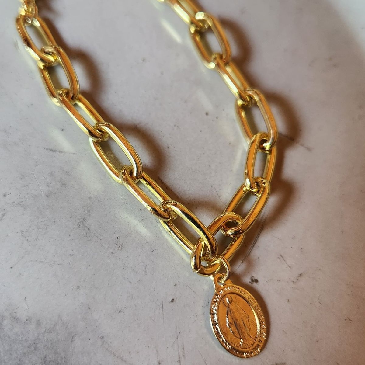 JOYAS VALDES GARCIA - Pulsera eslabones Virgen de los Rayos baño oro