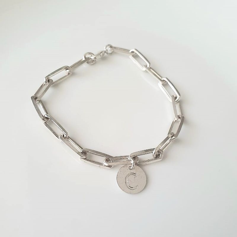JOYAS VALDES GARCIA - Pulsera eslabones con medalla letra C