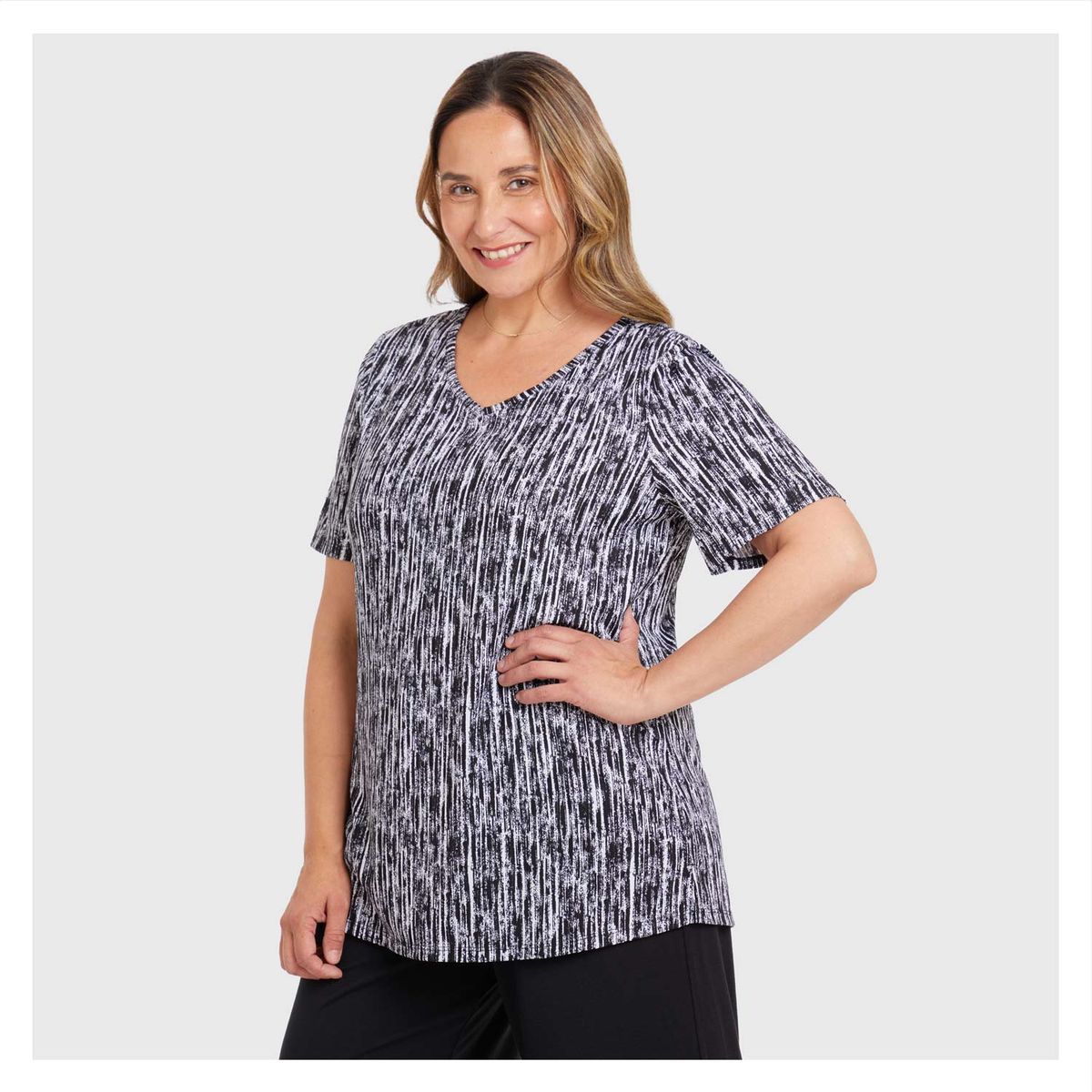 FASHION'S PARK - Polera Full Print Acanalada Negro/Blanco Fashion's Park