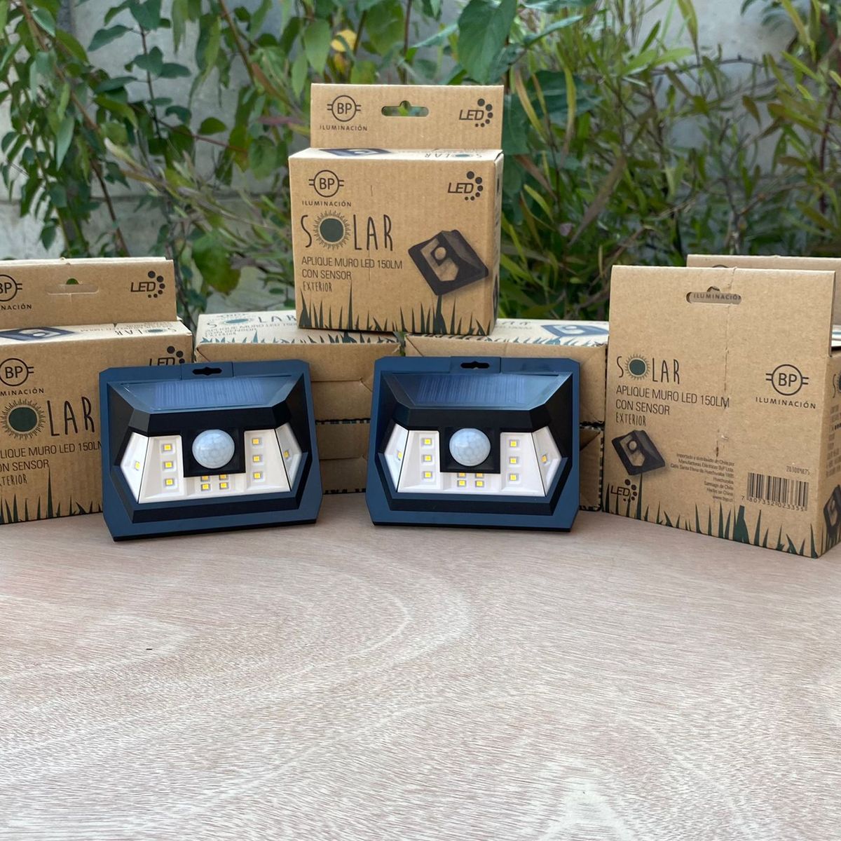 BYP - APLIQUE A MURO EXTERIOR SOLAR LED CSENSOR