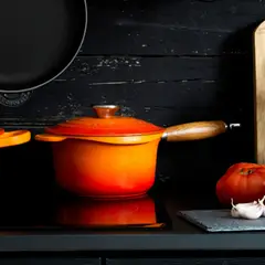 LE CREUSET - Cazo mango madera 18cm Volcanico