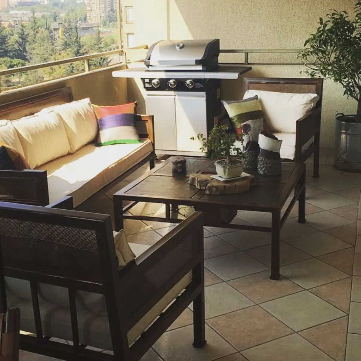 MUEBLES Y TERRAZAS - Juego de living de terraza metálico media malla