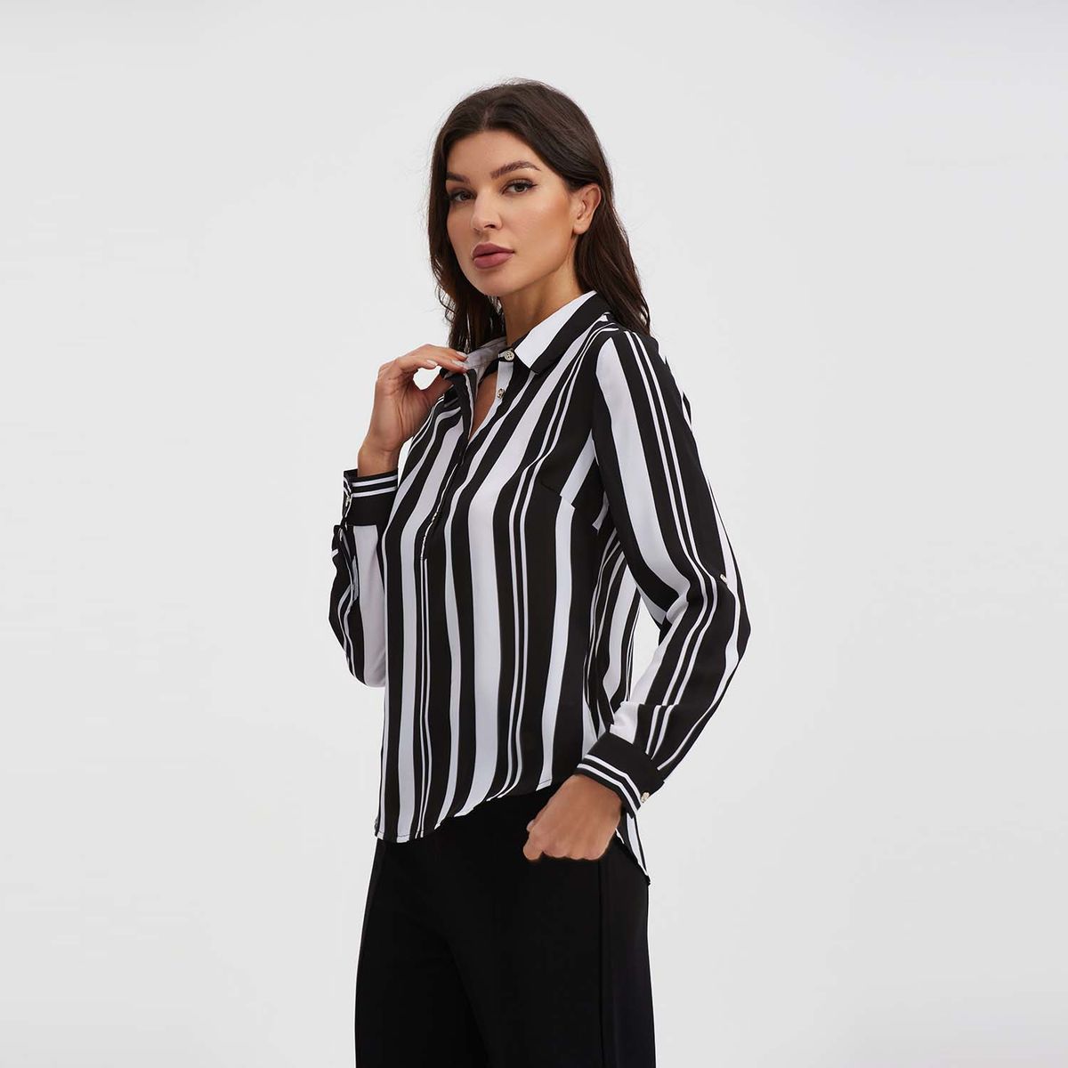 FASHION'S PARK - Blusa Mujer Con Media Pata Full Rapport Negro/Blanco Fashion's Park