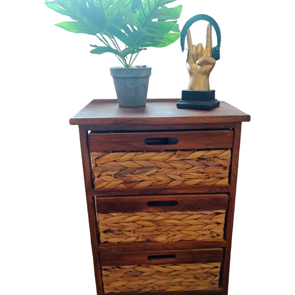 GENERICO - MESITA DE NOCHE TRES CAJONES TEJIDO MAIZ CAFE