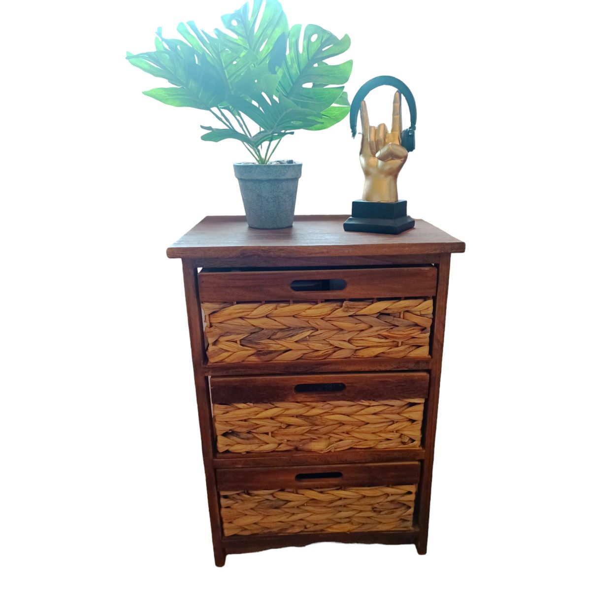 GENERICO - MESITA DE NOCHE TRES CAJONES TEJIDO MAIZ CAFE