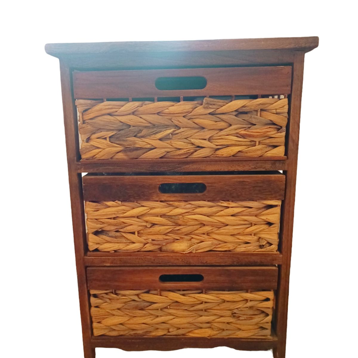 GENERICO - MESITA DE NOCHE TRES CAJONES TEJIDO MAIZ CAFE