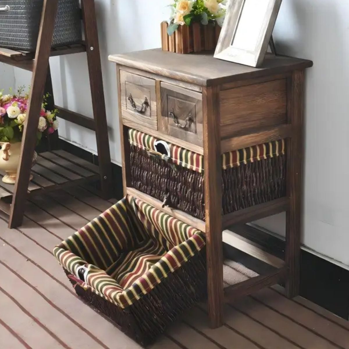 GENERICO - MESA DE NOCHE DOS CANASTOS RATAN CON DOS CAJONES COLOR CAFE