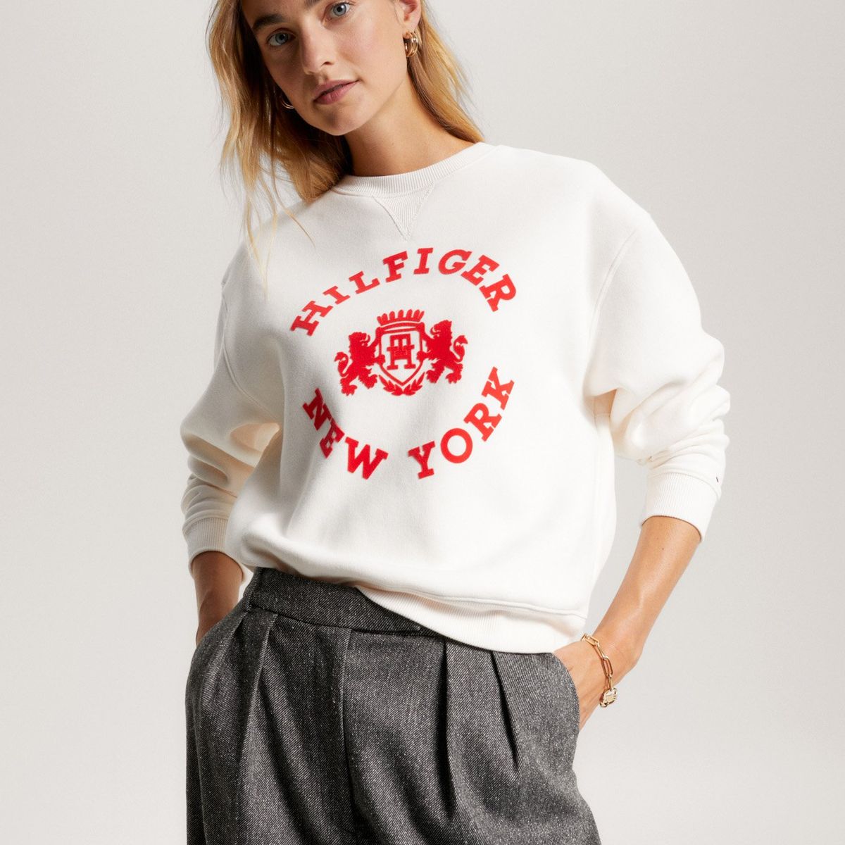 TOMMY HILFIGER - Polerón Varsity Logo Aterciopelado Blanco Tommy Hilfiger