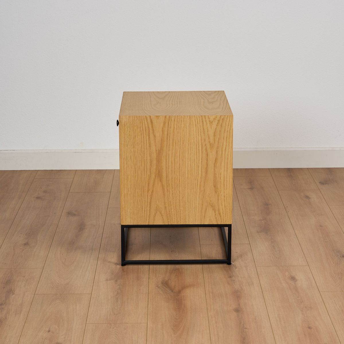 AMOBLE - Velador Almonte M Ad Amoblé