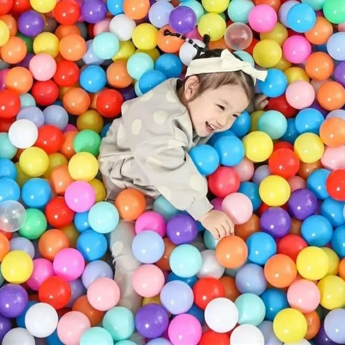 GENERICO - Pack 100 pelotas pequeñas 5cm de plásticas surtidos