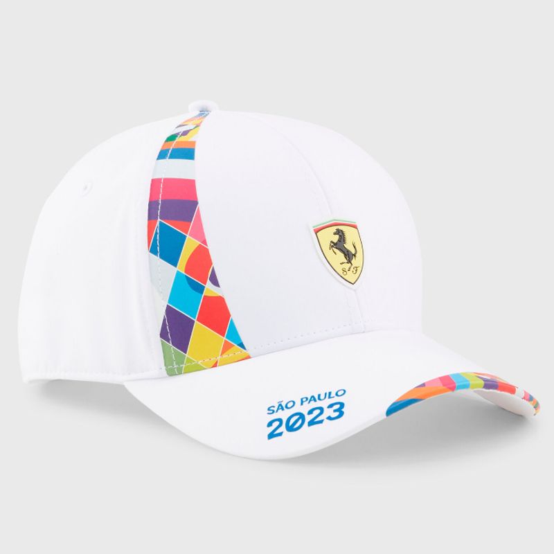 SCUDERIA FERRARI - Gorro Formula 1 Oficial Scuderia Ferrari 2023 GP Brasil Blanco