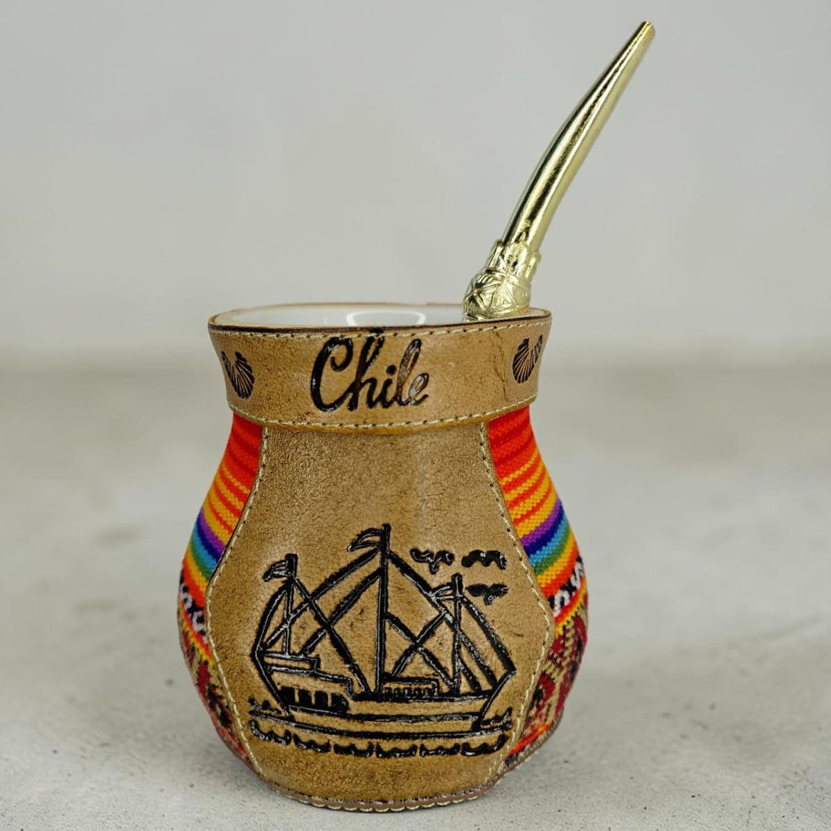 GENERICO - Mate Ceramica 120 ml Con Aguayo y Cuero Mediano Mas Bombilla