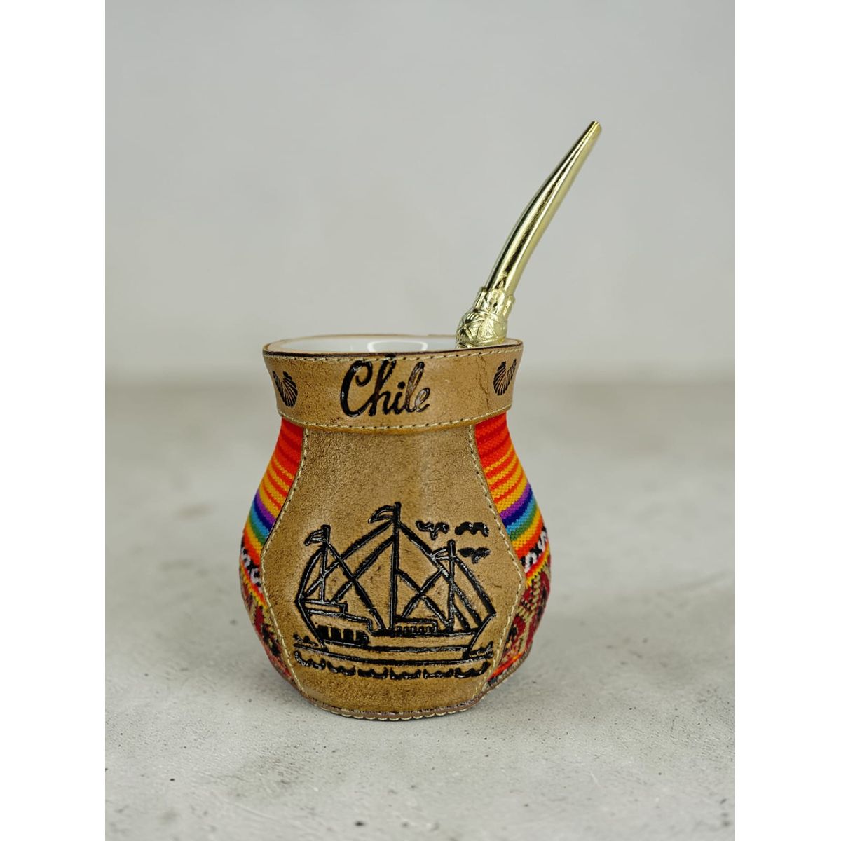 GENERICO - Mate Ceramica 120 ml Con Aguayo y Cuero Mediano Mas Bombilla