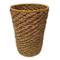 Paragüero o Florero Natural.