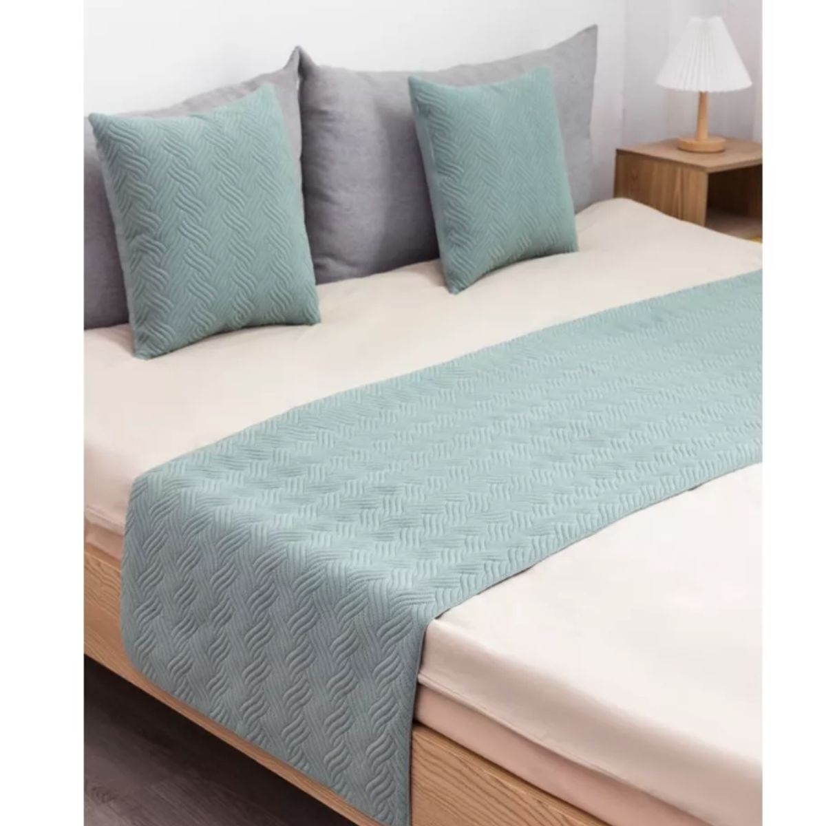 GENERICO - Piecera De Cama Plush Trenzas King O 2pzs 210x70cm
