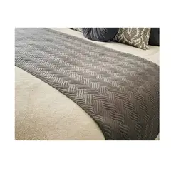 GENERICO - Piecera De Cama Plush Trenzas 210x70cm