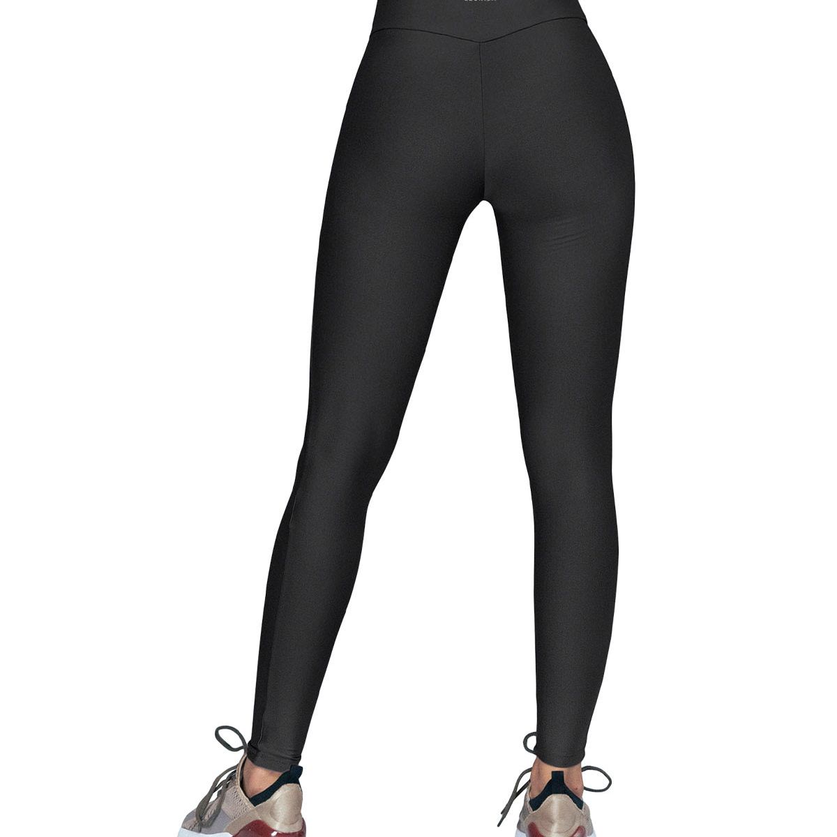 LEONISA - Legging deportivo tiro alto con corte en glúteos tipo corazón 195607 Negro
