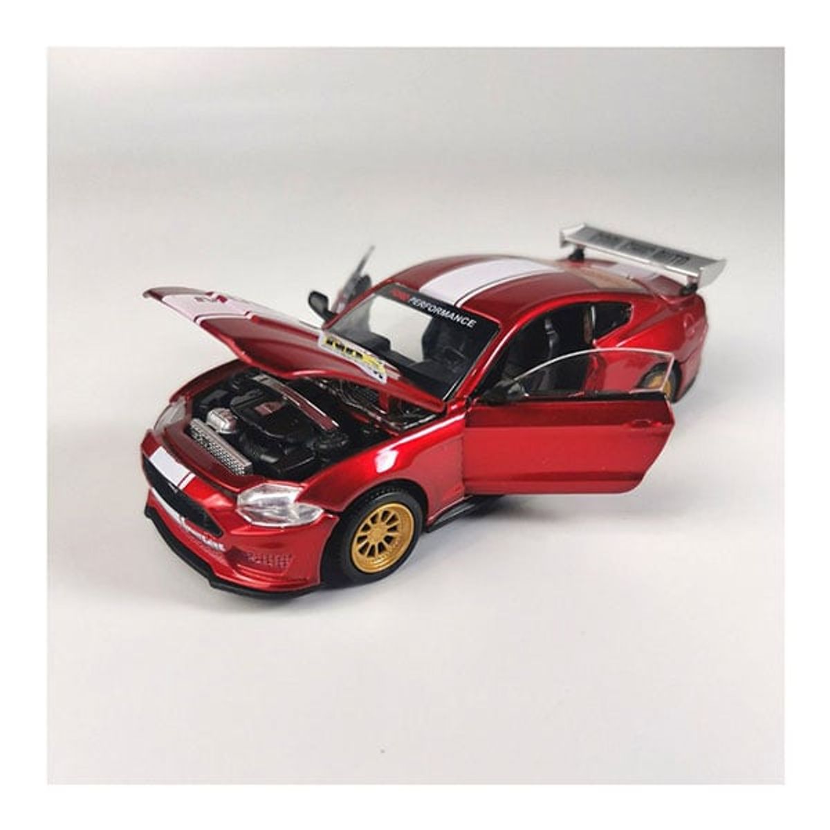 GENERICO - Auto CCA 1:42 Ford Mustang GT 2018 Personalizable Rojo