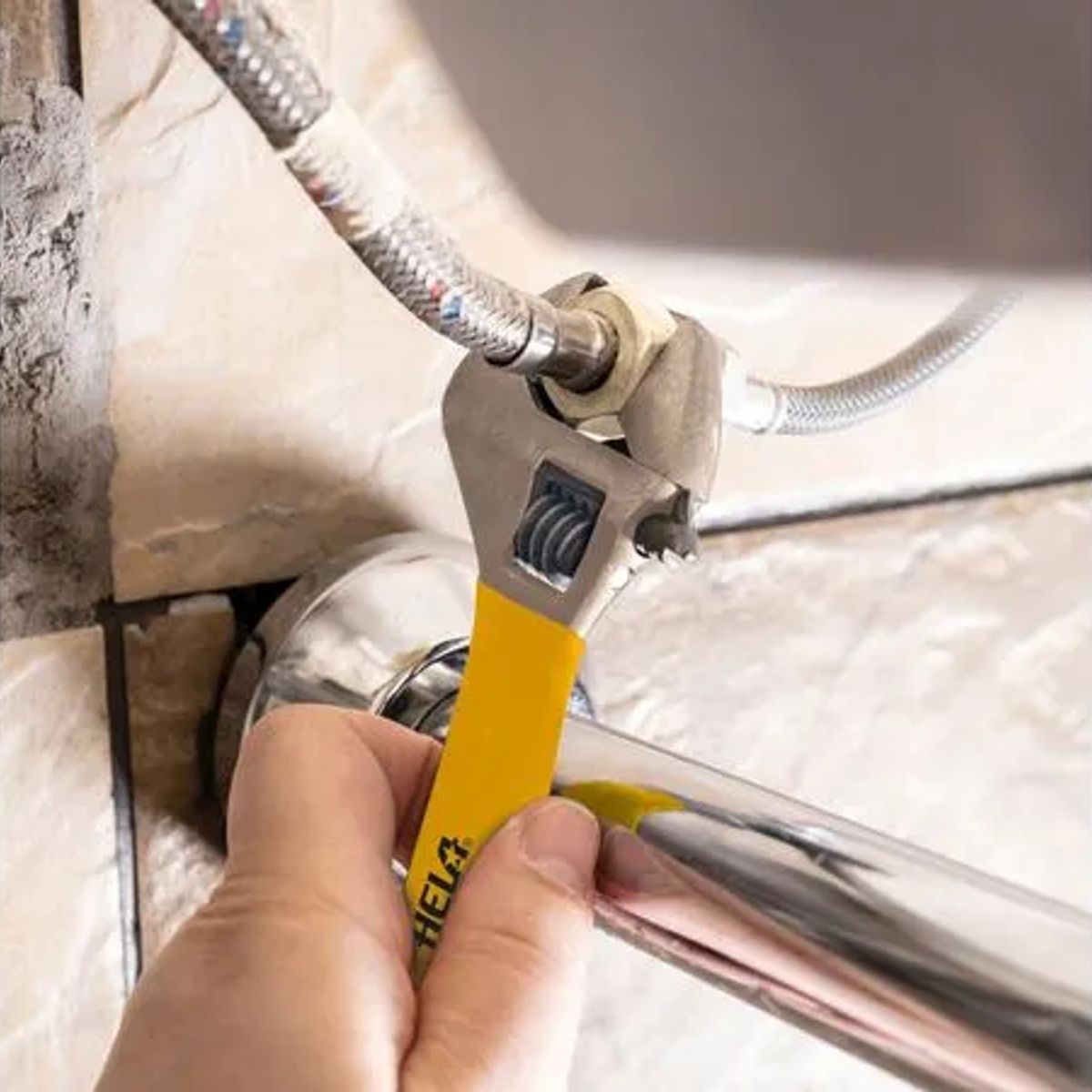 GENERICO - LLAVE AJUSTABLE 4 HELA