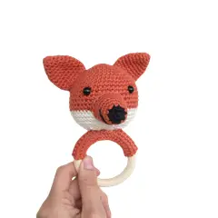 OLIVER & CLARA - Sonajero amigurumi zorrito