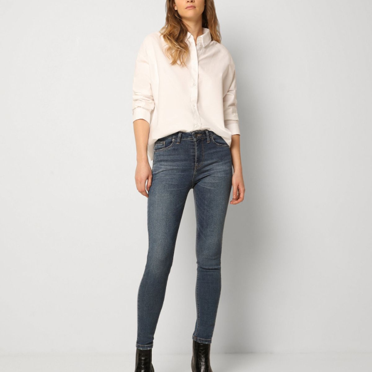 SCALPERS - Jeans Pitillo Tachuelas Indigo