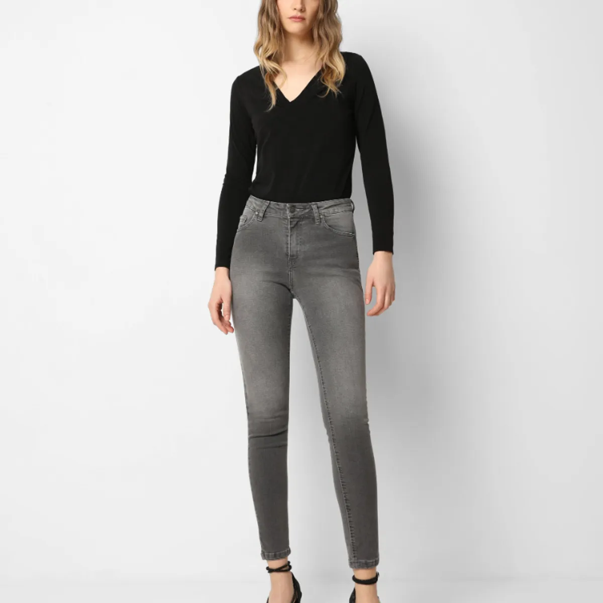 SCALPERS - Jeans Pitillo Tachuelas Grey