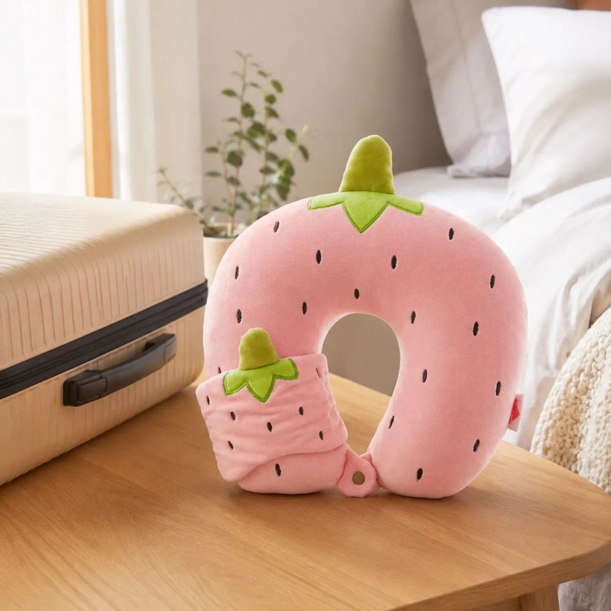 HOMESTAR - Almohada de cuello frutal diseño fresa rosada con antifaz a juego