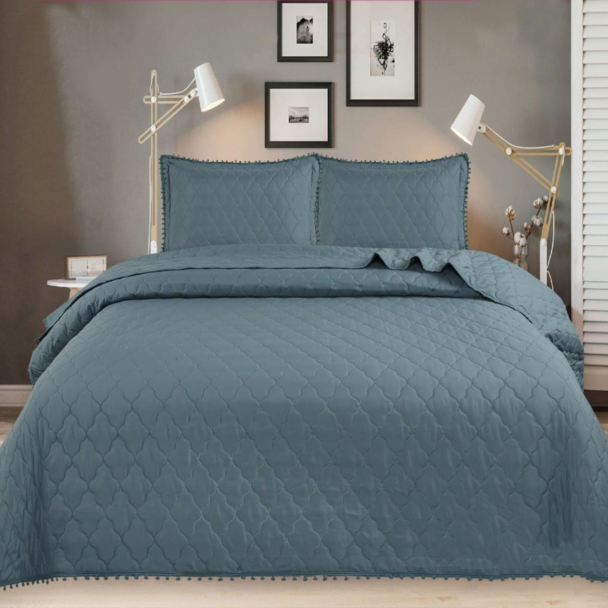 GENERICO - CUBRECAMA POMPON QUILT KING  DE VERANO COLOR AZUL PETROLEO TF