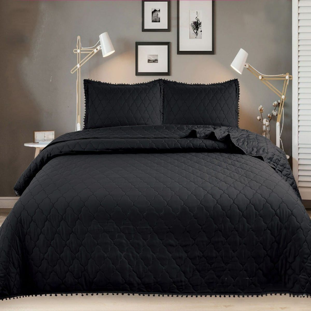 GENERICO - CUBRECAMA POMPON QUILT KING  DE VERANO COLOR NEGRO TF