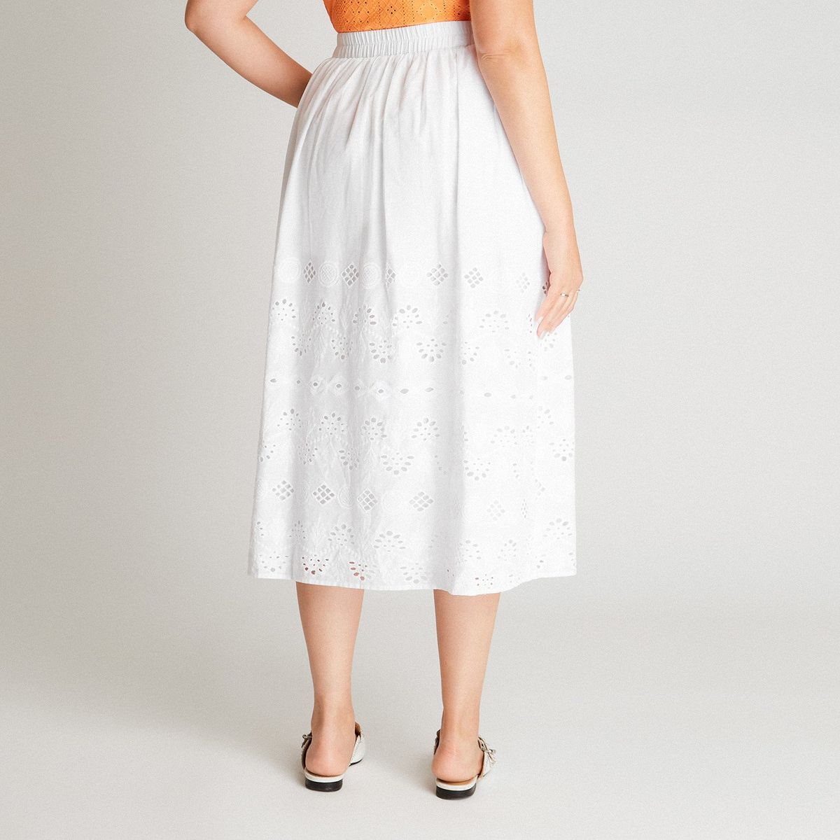 CURVI - Falda Midi Blanca Broderie CURVI