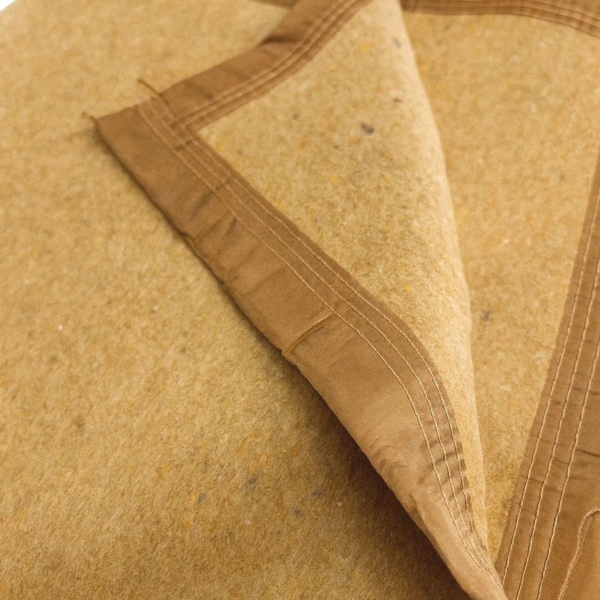 TEXTIL RANCO - Frazada Térmica Lana BORDE SATÍN Beige 1,5 plazas 635g/m2 - Textil Ranco