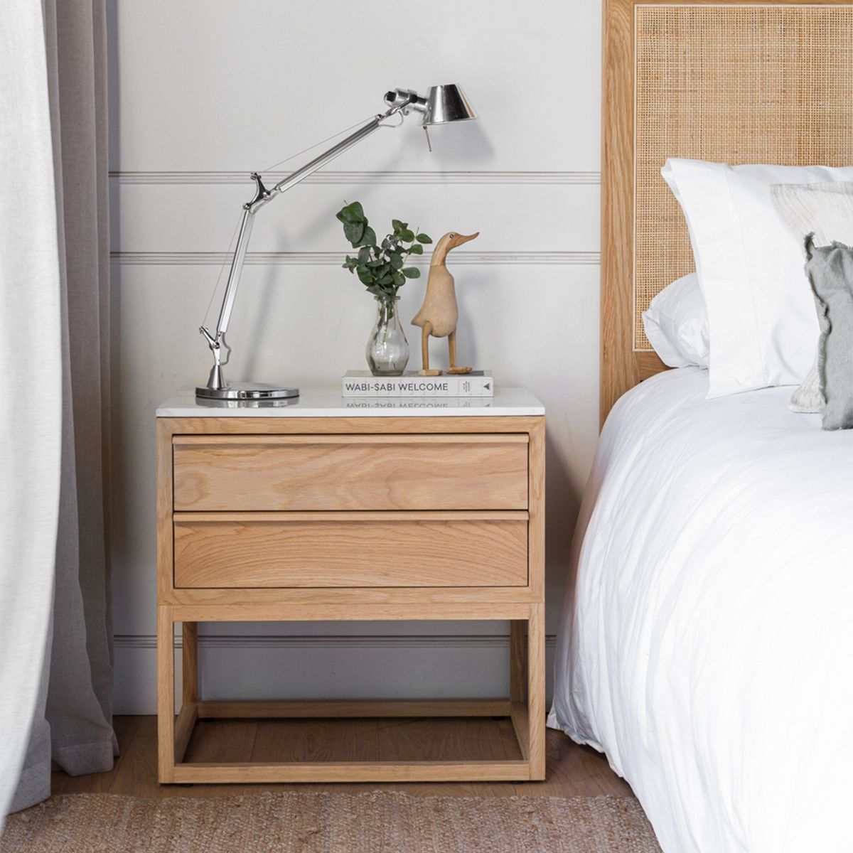 AMOBLE - Velador Olivia Amoblé