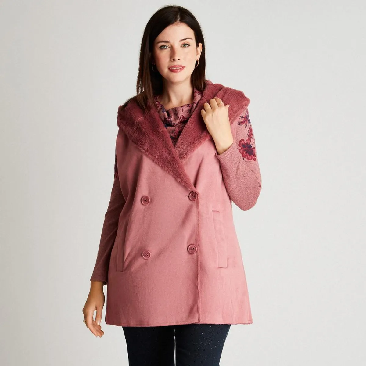 CURVI - Chaqueta Bonded Rosado Sin Manga Con Gorro CURVI.