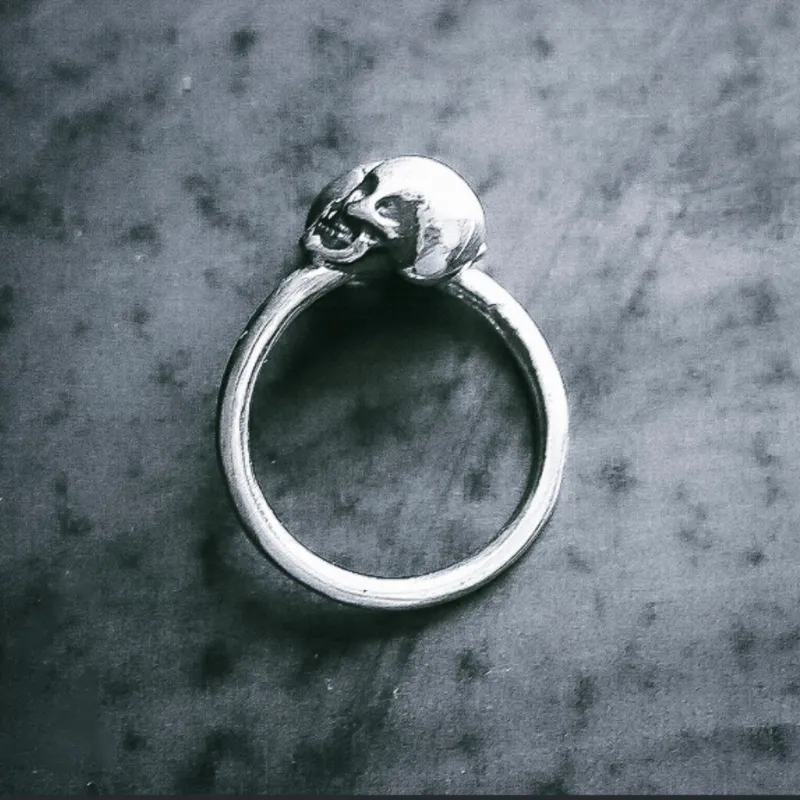 MALEVO JOYAS - Anillo de Plata Skull