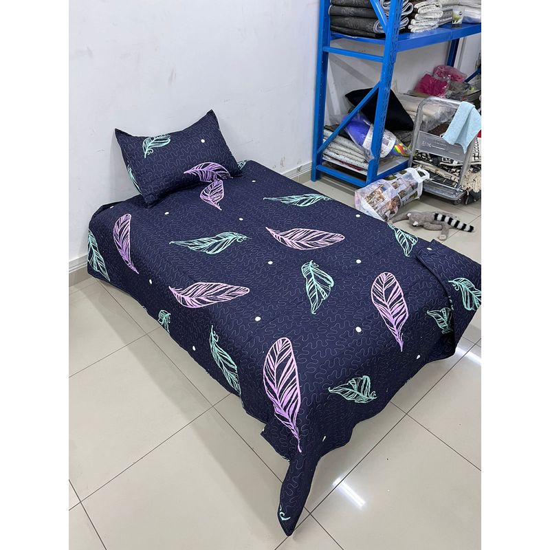 GENERICO - CUBRECAMA DE VERANO 1.5 PLAZA HOJAS QUILT DELGADO