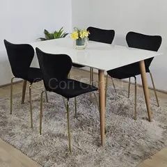 CORI CORI - Comedor Mesa Mármol (140x80cms) + 4 Sillas Corazón Negro