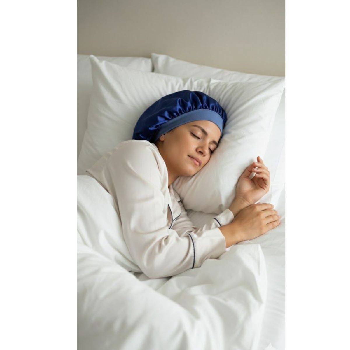 MARINA COLORINA - Gorro de satén color azul marino