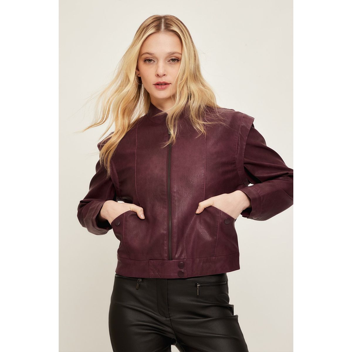 IO - Casaca Burdeo Mujer Io