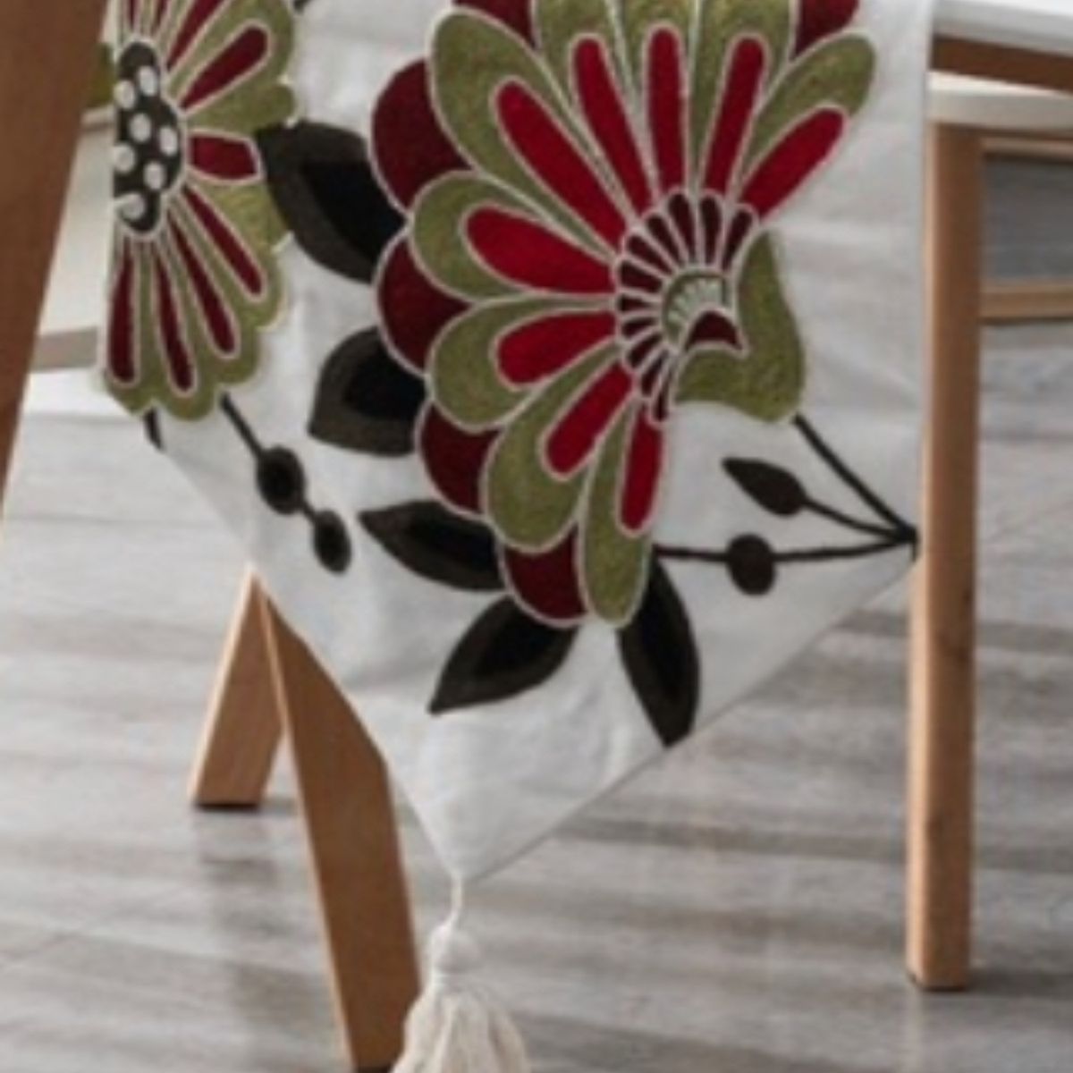 GENERICO - CAMINO DE MESA BORDADO ELEGANTE 33 X 180cm