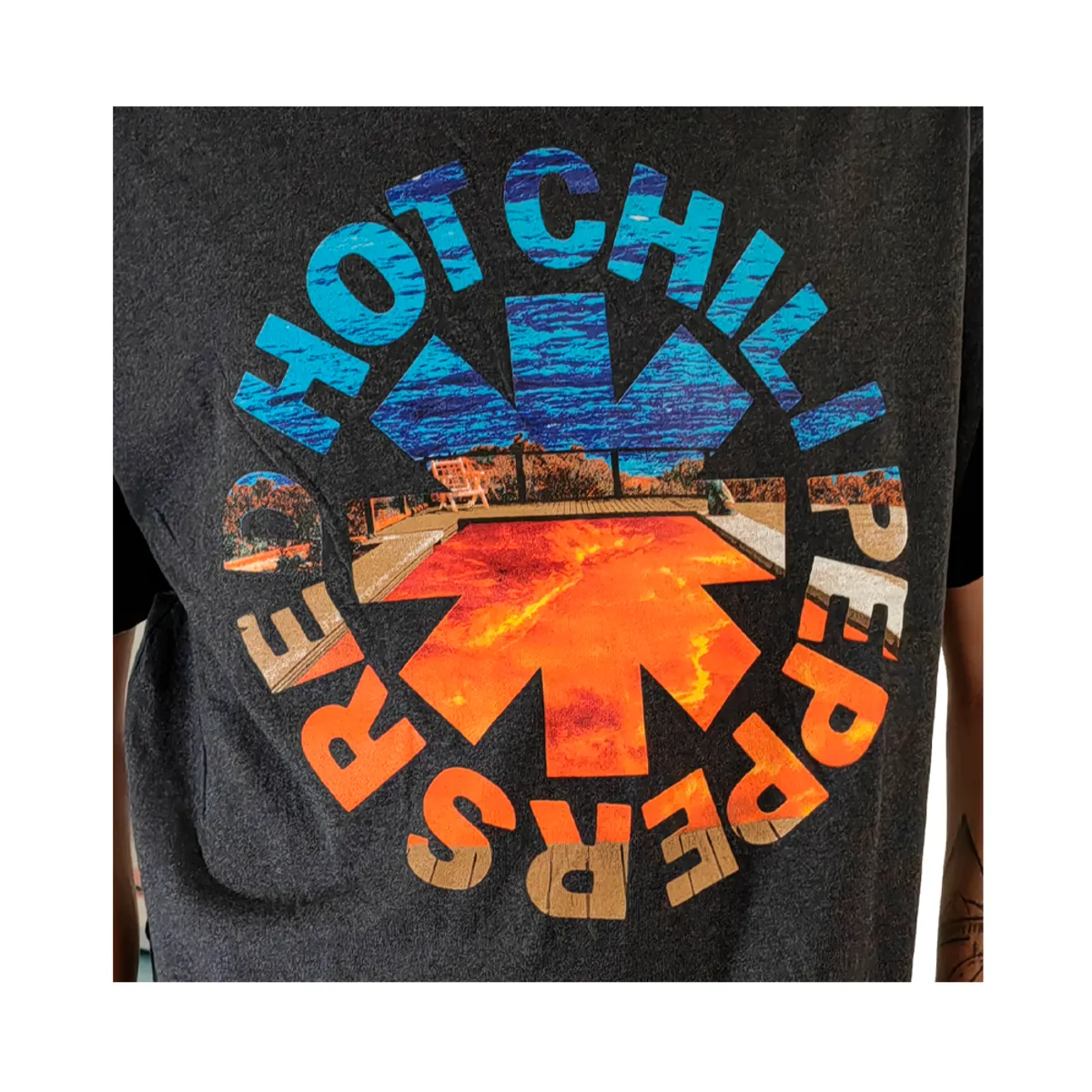 ROCK OFF OFFICIALLY LICENSED PRODUCTS - Polera original unisex de Red Hot Chili Peppers diseño Californication