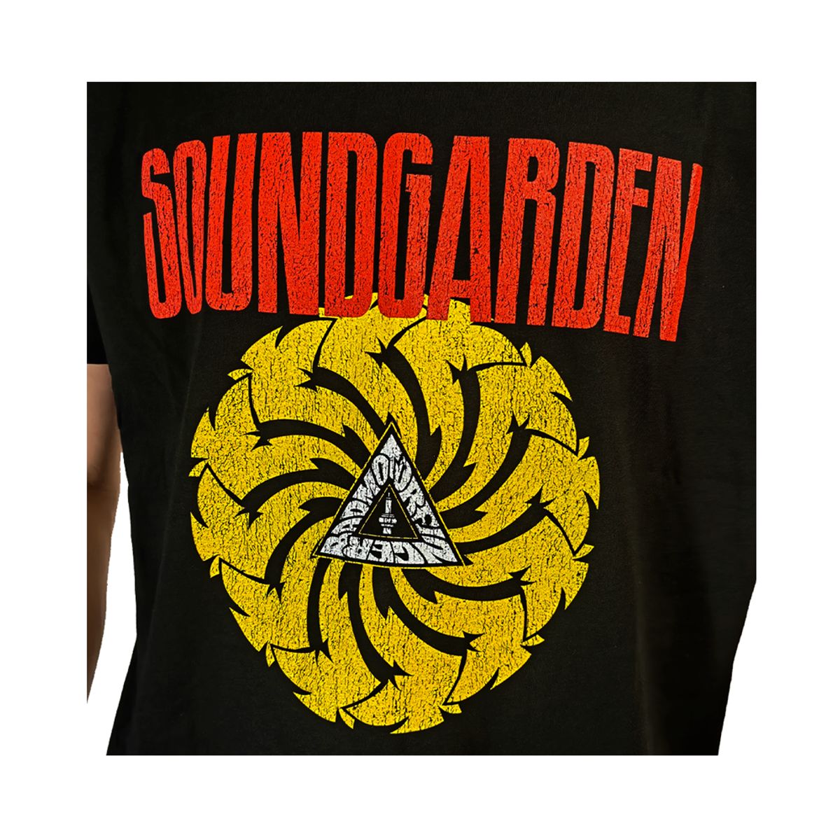 ROCK OFF OFFICIALLY LICENSED PRODUCTS - Polera original unisex de SoundGarden diseño disco Badmotorfinger
