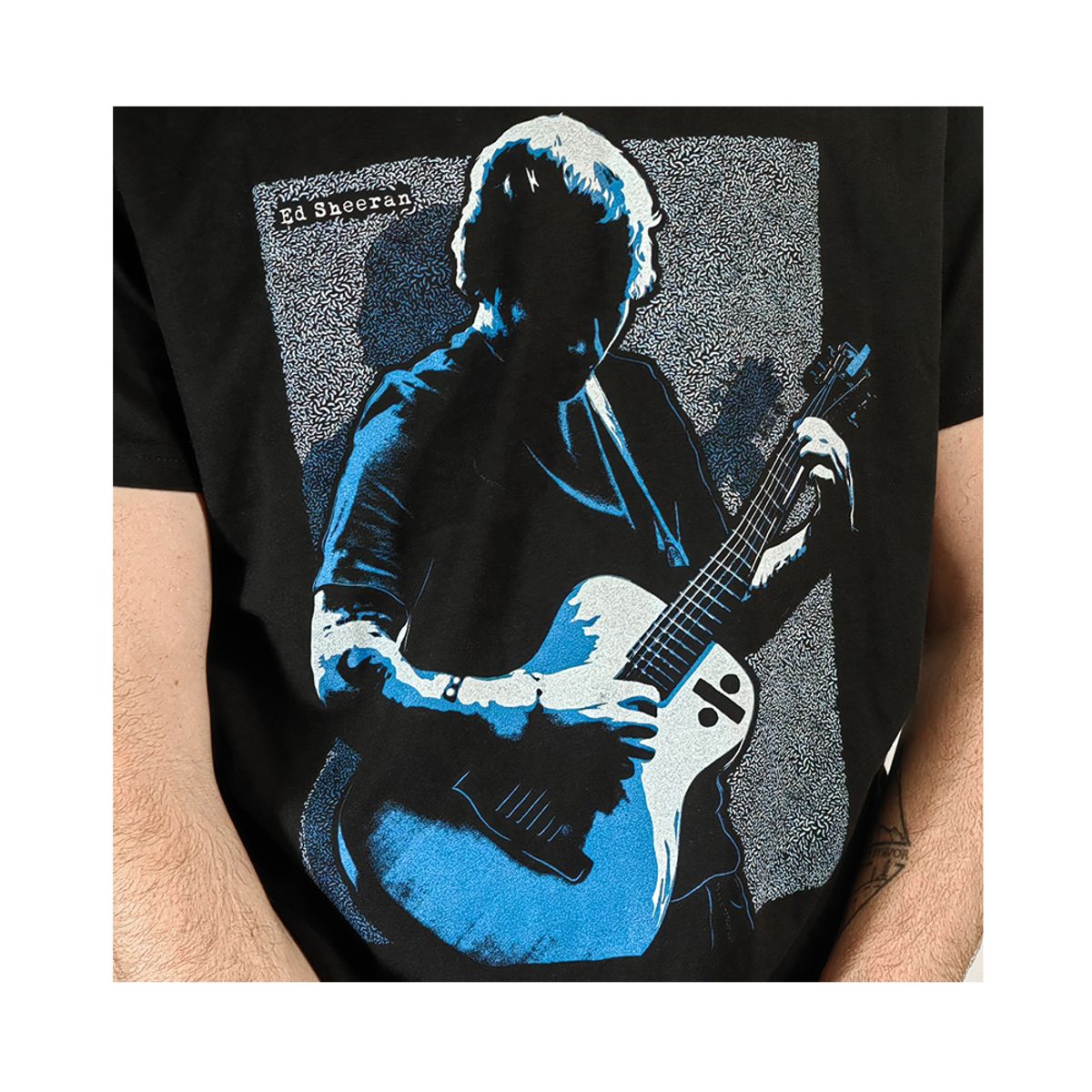 ROCK OFF OFFICIALLY LICENSED PRODUCTS - Polera original unisex de Ed Sheeran diseño silueta de Ed