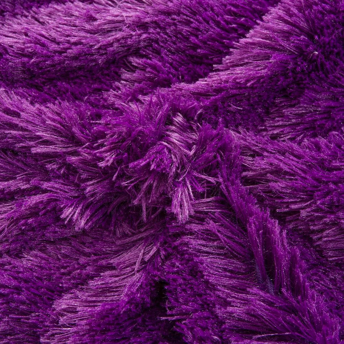 GENERICO - COBERTOR PELUDITO UNICOLOR MORADO CON CHIPORRO  2 PLAZAS GS